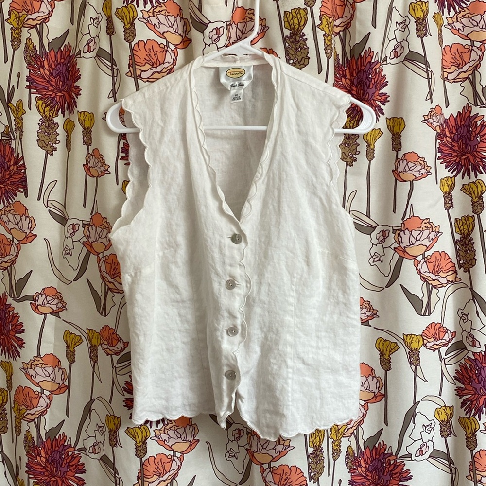 Talbots White Sleeveless Scalloped Linen Button Vest